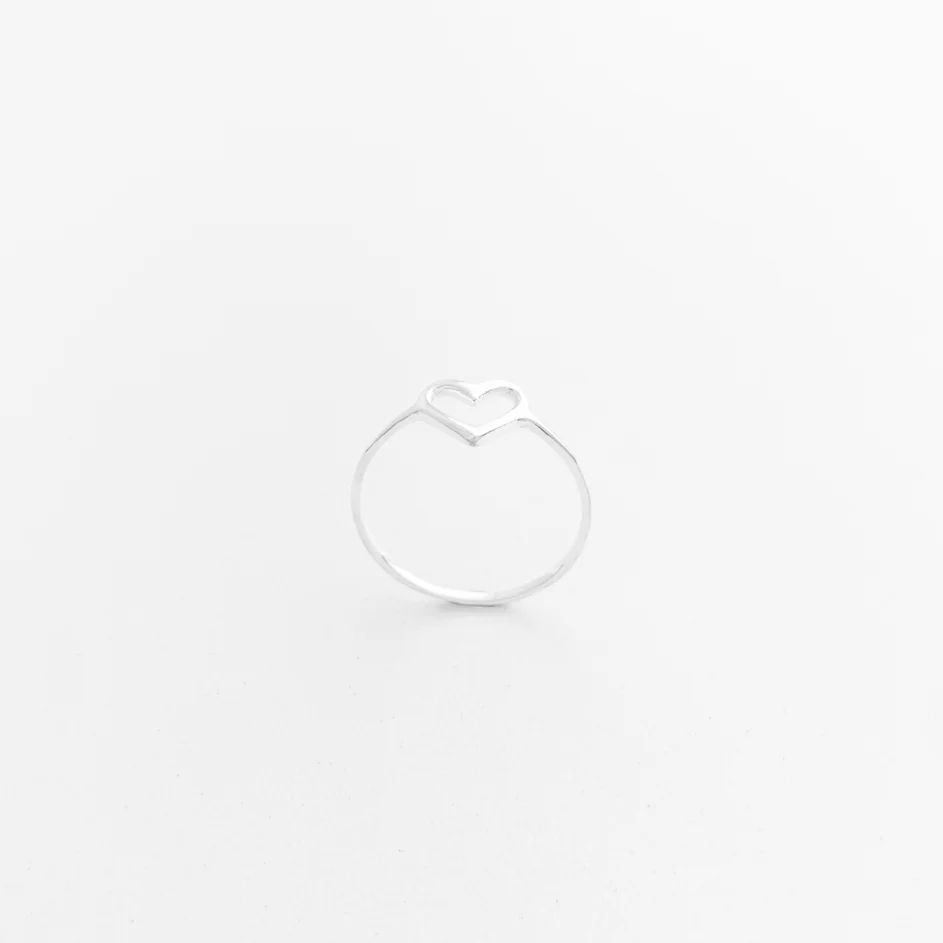 Anel de Coração Vazado com Aro Fino