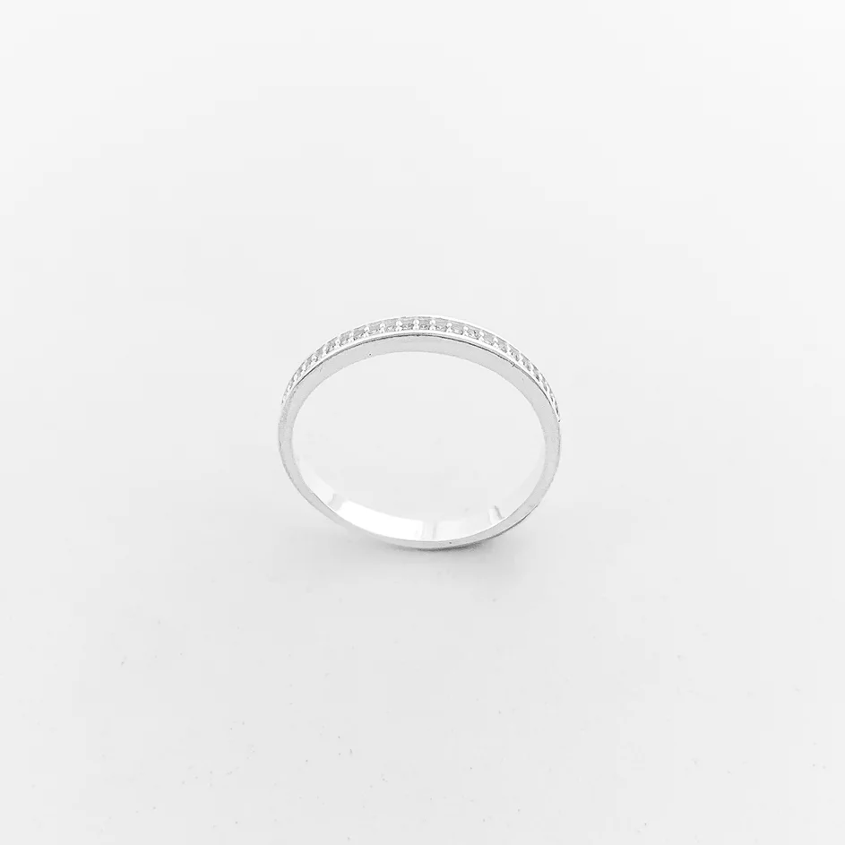 Anel Aparador Cravejado com Zircônias em Prata 925