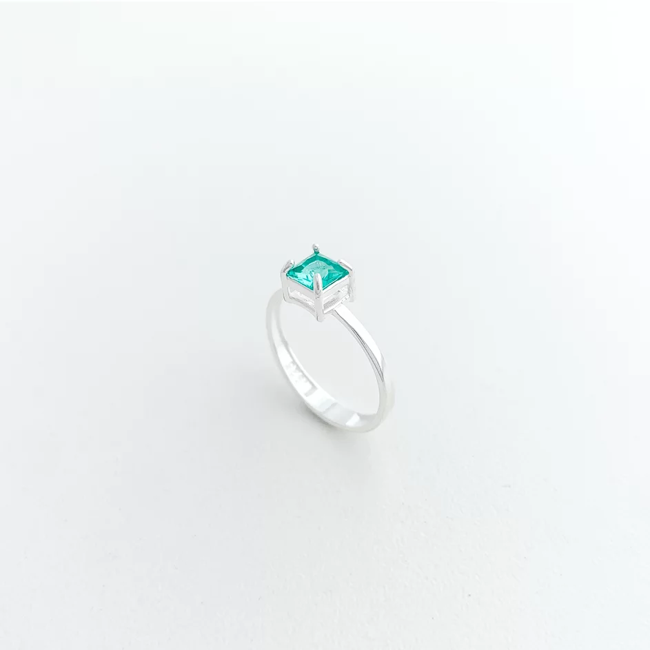 Anel em Prata 925 com Zircônia Topázio Verde Quadrada